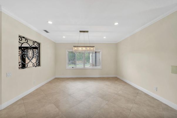 Chandelier, Empty room, Interior, Recessed Lighting