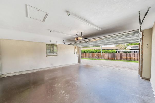 Garage, Interior
