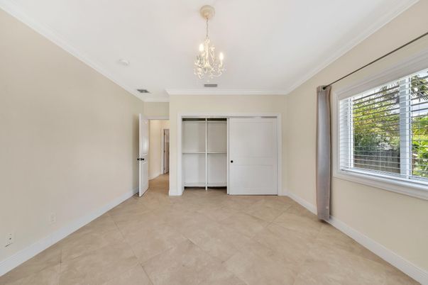 Chandelier, Empty room, Interior