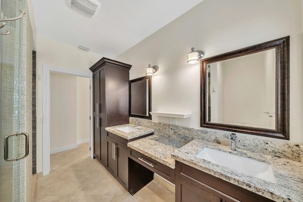 Bathroom, Dual Sink Vanities, Interior