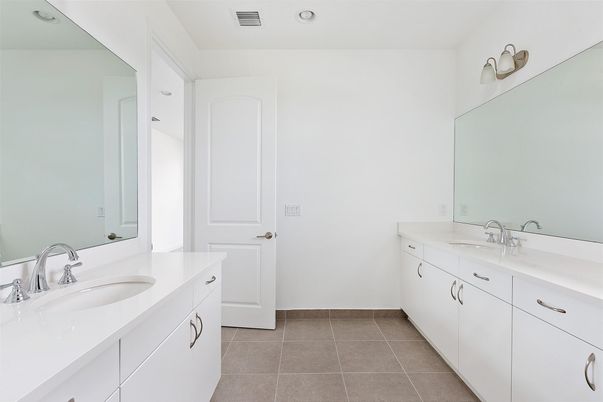 Bathroom, Dual Sink Vanities, Interior, Recessed Lighting