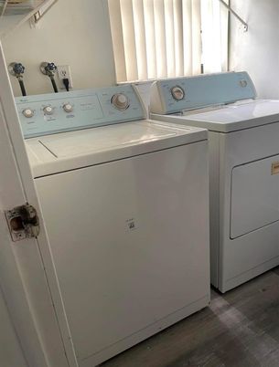 Interior, Utility Closets, Washer, Wood Texture Flooring