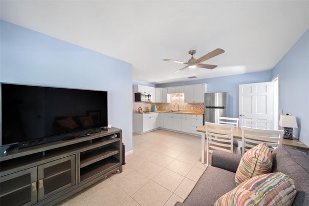Dining room, Interior, Kitchen, Stainless Steel Appliances
