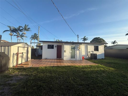 Backyard, Exterior
