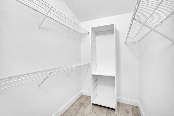 Interior, Walk-in Closets, Wood Texture Flooring