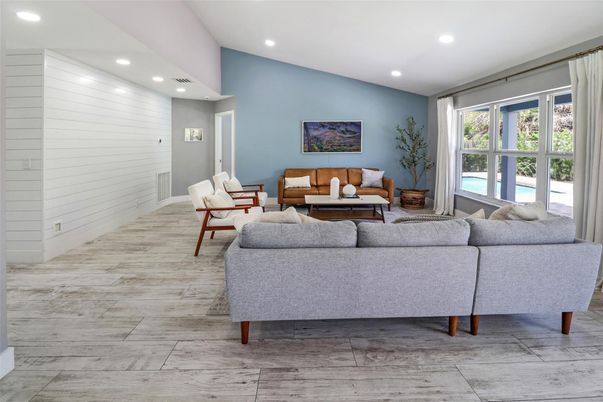 Dining room, Interior, Living room, Pendant Lights, Recessed Lighting, Wood Texture Flooring