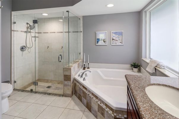 Bathroom, Dual Sink Vanities, Interior, Recessed Lighting