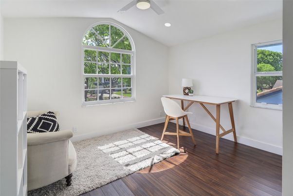 Interior, Utility Closets, Washer, Wood Texture Flooring
