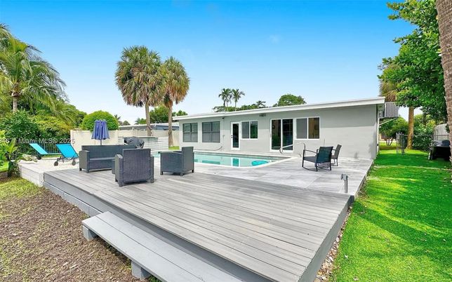 Backyard, Exterior, Pool