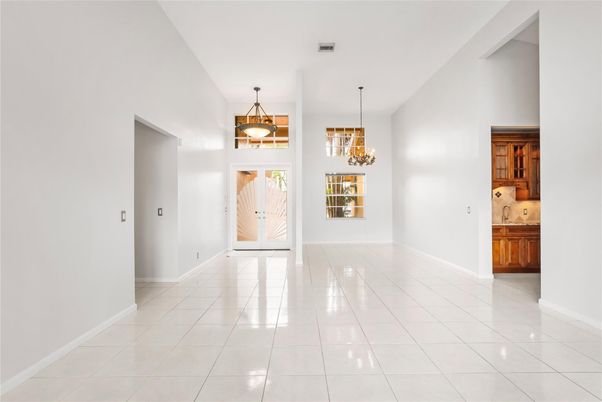 Chandelier, Interior, Pendant Lights