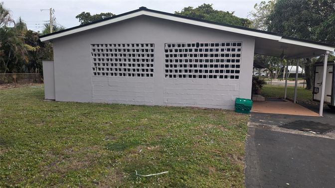 Detached Garage, Exterior