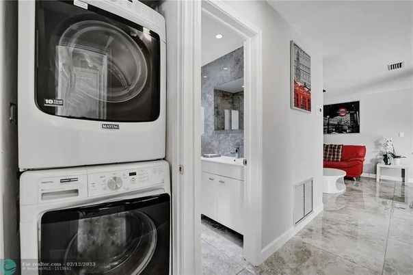 Interior, Recessed Lighting, Utility Closets, Washer