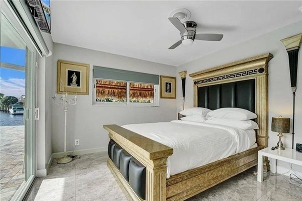 Bedroom, Interior, Water