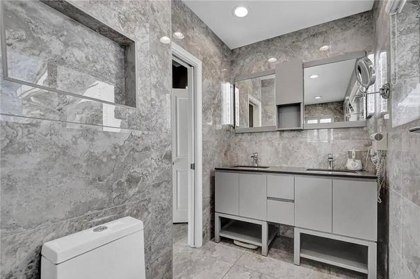 Bathroom, Interior, Recessed Lighting