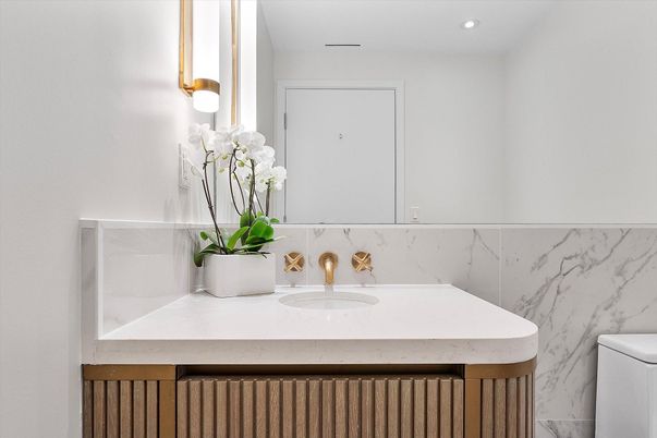 Bathroom, Interior, Recessed Lighting