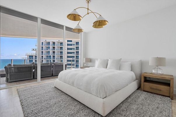 Bedroom, Interior, Water