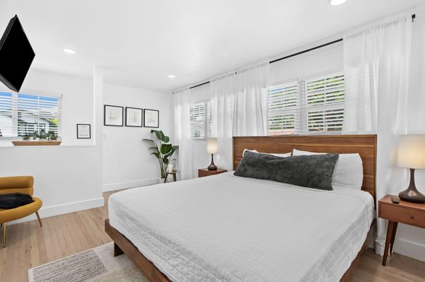 Bedroom, Interior, Recessed Lighting, Wood Texture Flooring