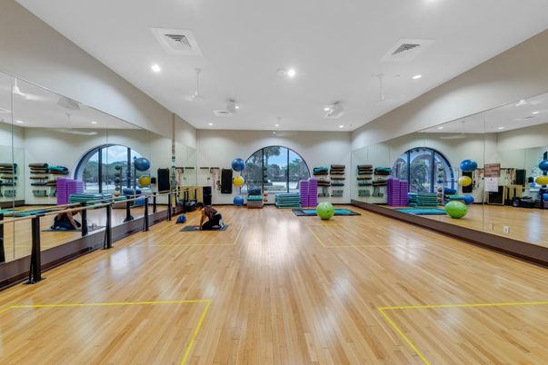 Fitness Equipment, Interior, Recessed Lighting, Wood Texture Flooring