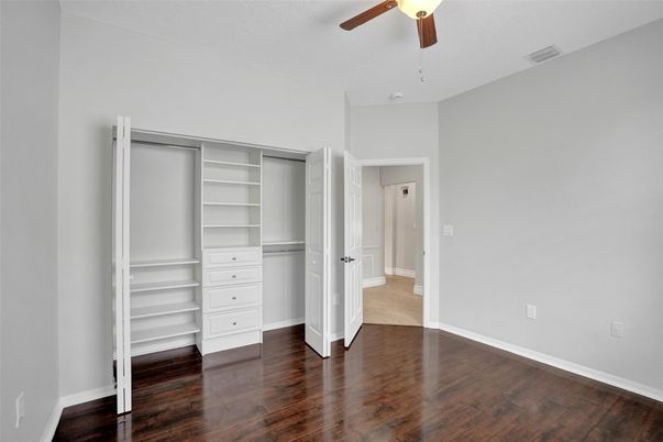 Interior, Walk-in Closets, Wood Texture Flooring