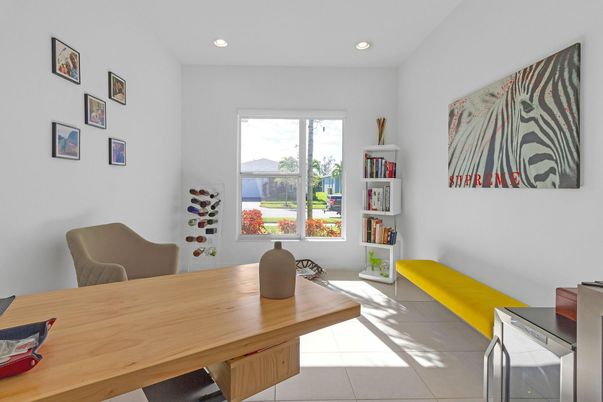 Dining room, Interior, Recessed Lighting