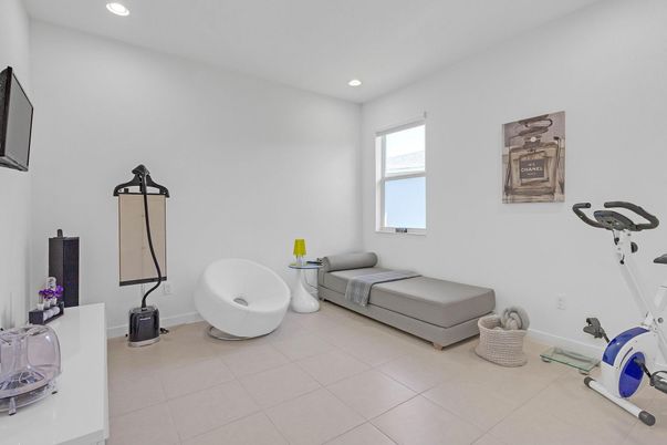 Fitness Equipment, Interior, Recessed Lighting