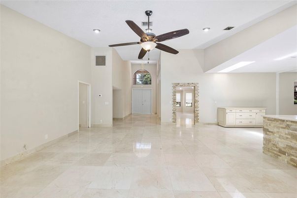 Empty room, Interior, Recessed Lighting