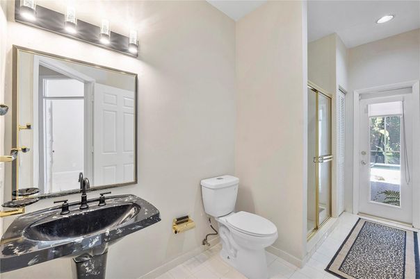 Bathroom, Interior, Recessed Lighting
