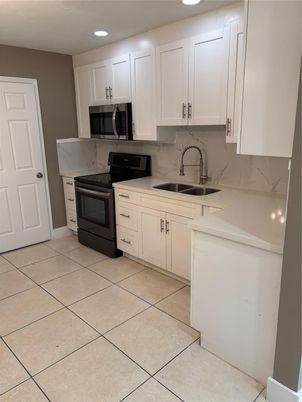 Interior, Kitchen, Marble Walls, Recessed Lighting