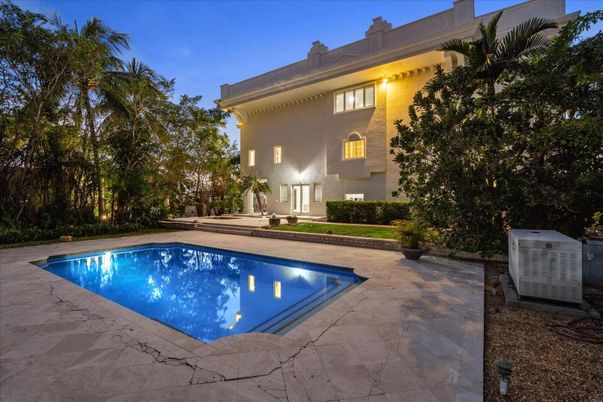 Exterior, Pool