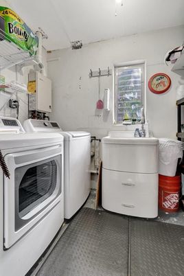 Interior, Washer