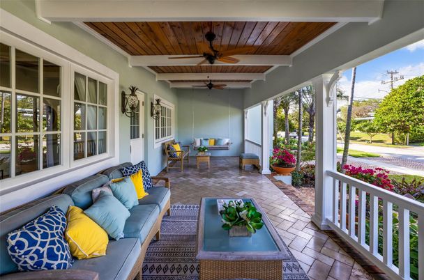 Exterior, Interior, Sun Room, Wooden Ceilings