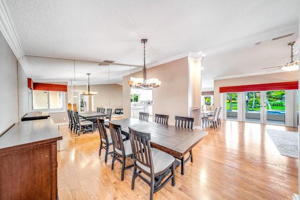 Chandelier, Dining room, Interior, Pendant Lights, Recessed Lighting, Wood Texture Flooring
