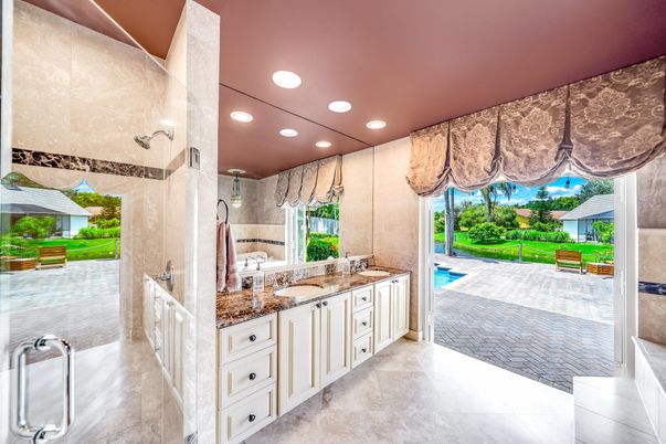 Bathroom, Dual Sink Vanities, Interior, Recessed Lighting