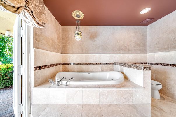Bathroom, Interior, Pendant Lights, Recessed Lighting