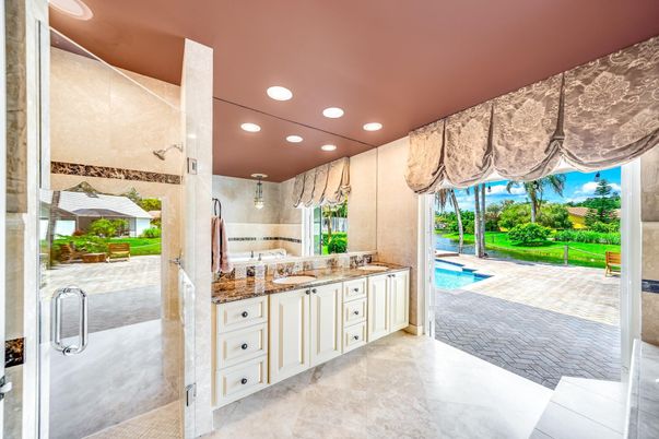 Bathroom, Interior, Recessed Lighting