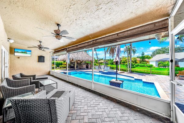 Interior, Pool, Sun Room
