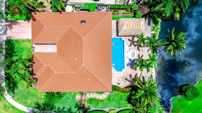 Exterior, Drone
