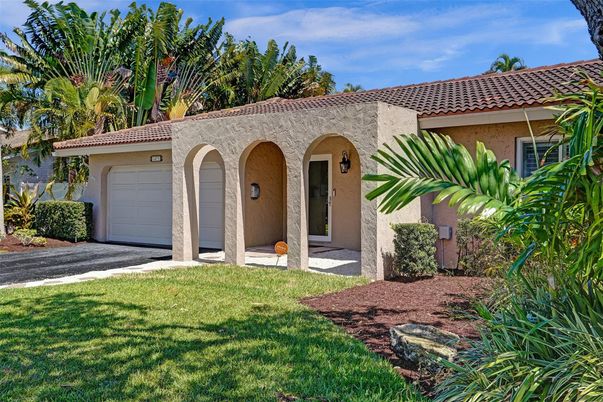 Attached, Exterior, Facade, Spanish Mediterranean
