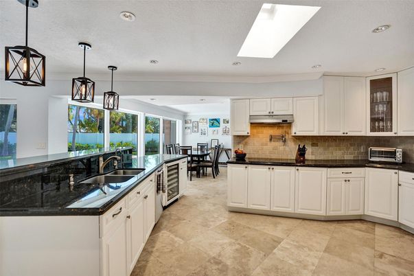 Dining room, Interior, Kitchen, Pendant Lights, Recessed Lighting