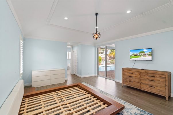 Interior, Pendant Lights, Recessed Lighting, Wood Texture Flooring