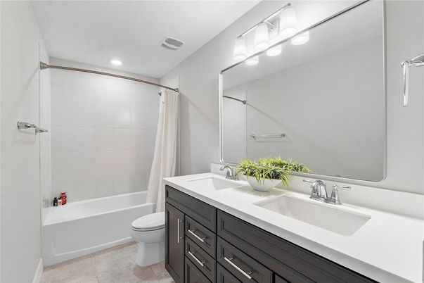Bathroom, Dual Sink Vanities, Interior, Recessed Lighting