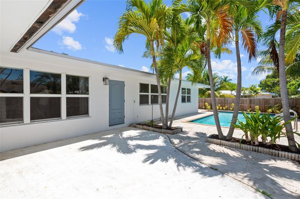 Exterior, Pool