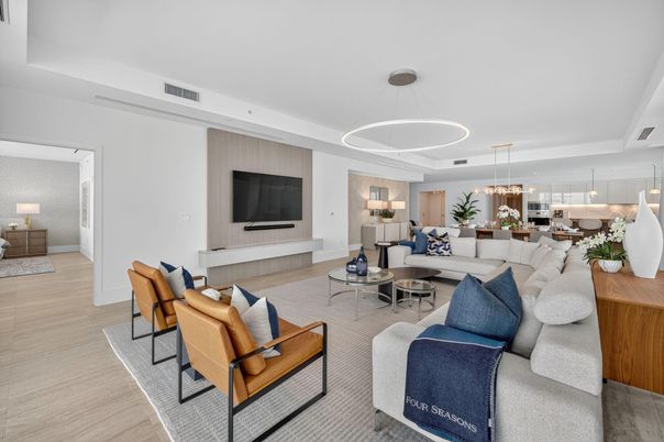 Dining room, Interior, Living room, Pendant Lights, Recessed Lighting