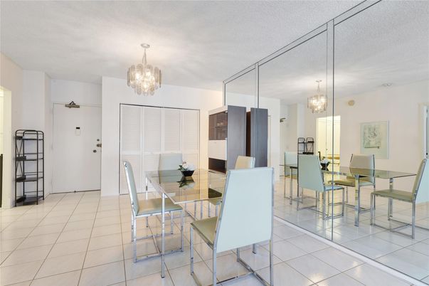 Chandelier, Dining room, Interior