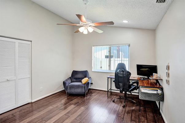 Home Office, Interior, Recessed Lighting, Wood Texture Flooring