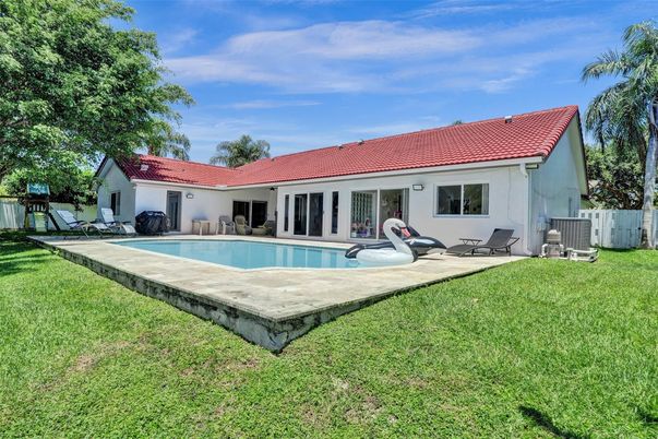 Backyard, Exterior, Pool