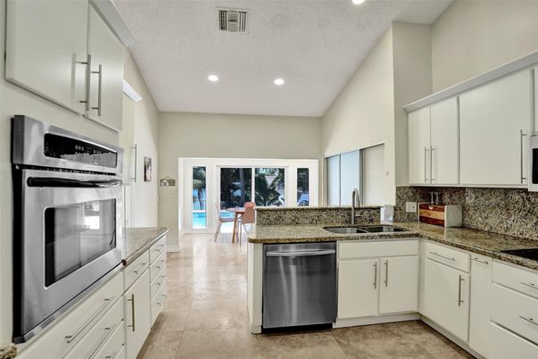 Dining room, Interior, Kitchen, Recessed Lighting, Stainless Steel Appliances