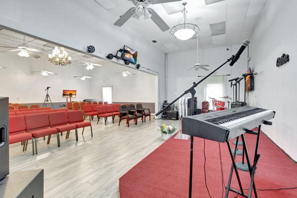 Chandelier, Interior, Living room, Pendant Lights, Piano, Wood Texture Flooring