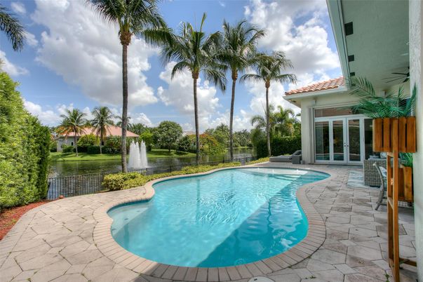 Exterior, Pool, Water