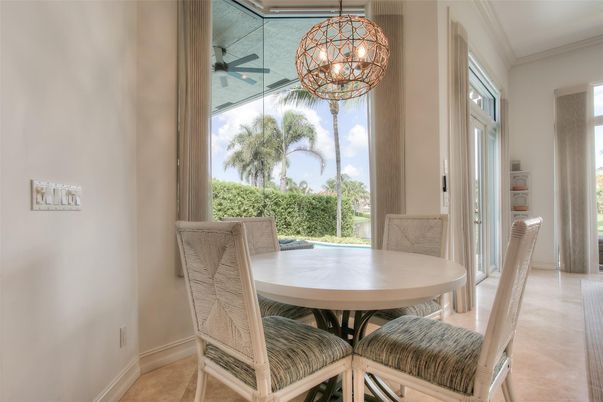 Chandelier, Dining room, Interior, Pendant Lights